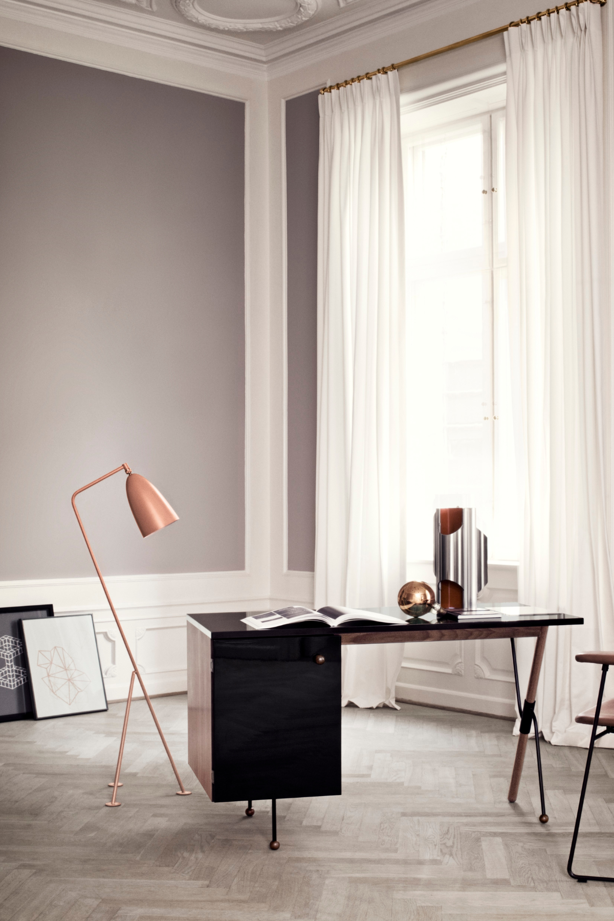 Grässhoppa Floor Lamp