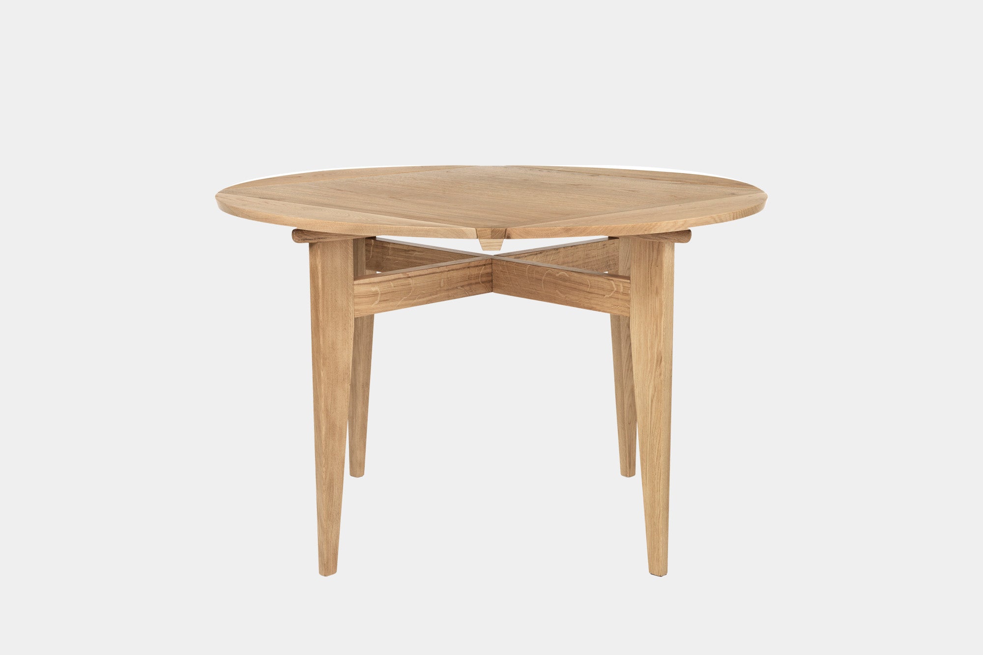 GUBI - B-Table Dining Table, Pivoting Extendable Top